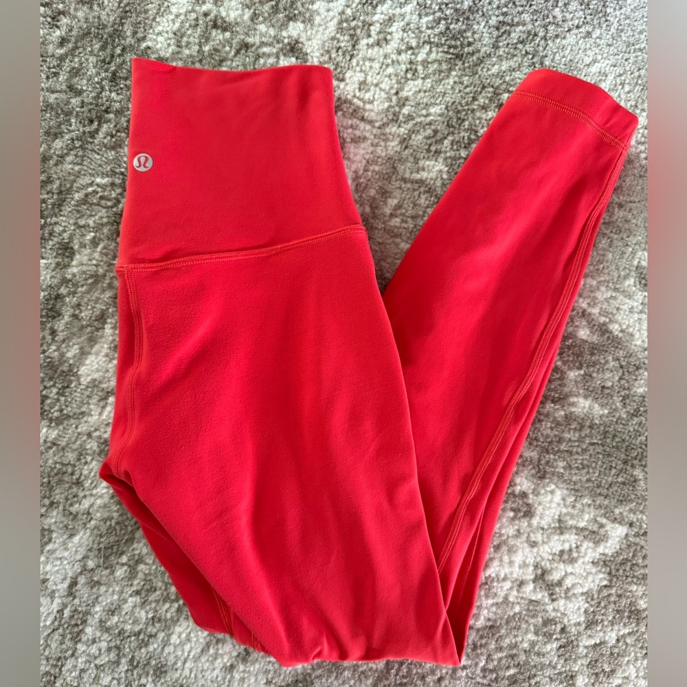 Lululemon Wunder Under size 6